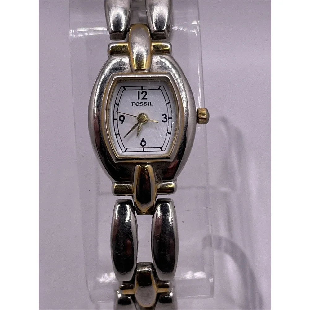 Y2K Fossil Two-Tone Silver/Gold Women's Link Bracelet Watch. Runs!